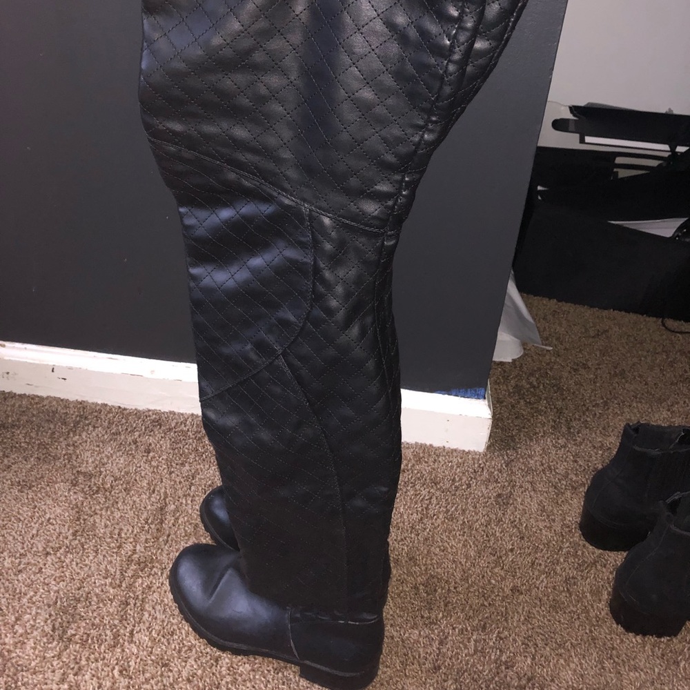 Thigh high boots - Picture 3 of 4